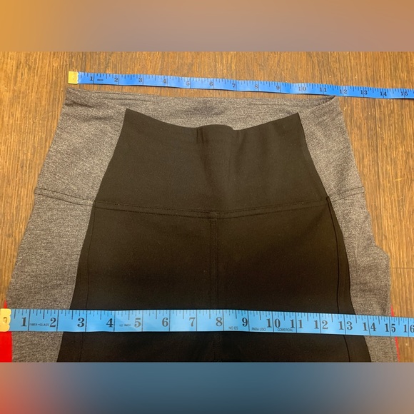 Lululemon Get Going Train Tight leggings in black, gray, and red size 4 - Picture 12 of 13